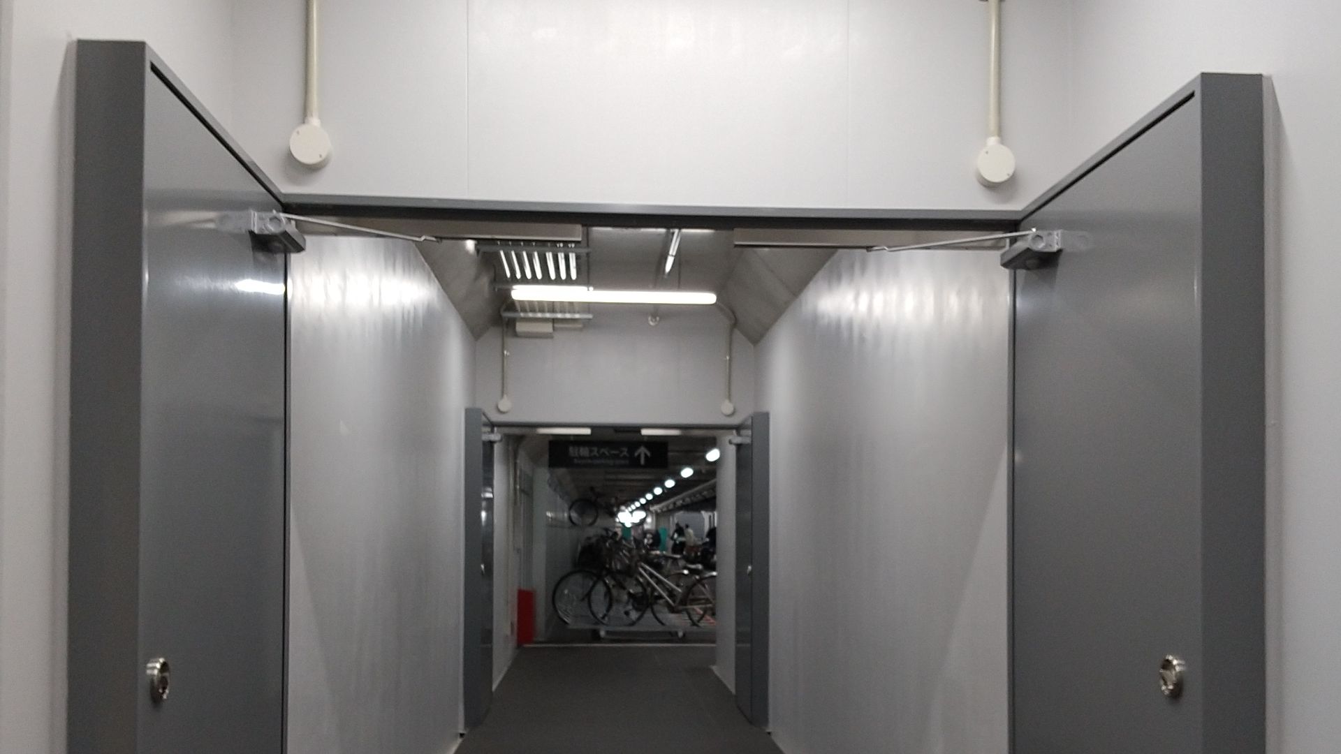 Kushida Shrine Station Bicycle Parking, the firer door (Address: Gionmachi, Hakata-ku, Fukuoka City 8120038, Japan)