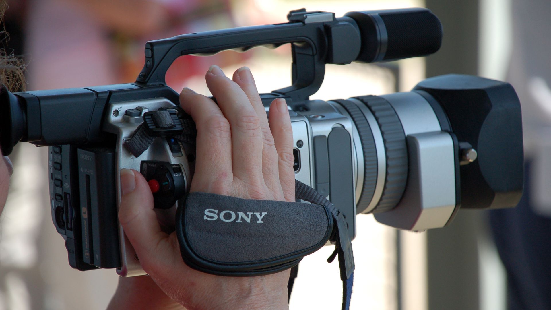 Sony Handycam MiniDV DCR-VX2000 camcorder, NTSC version. Right side view.
