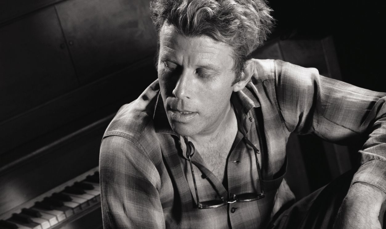 Los Angeles - CIRCA 1986: Musician and actor Tom Waits poses in Los Angeles, California