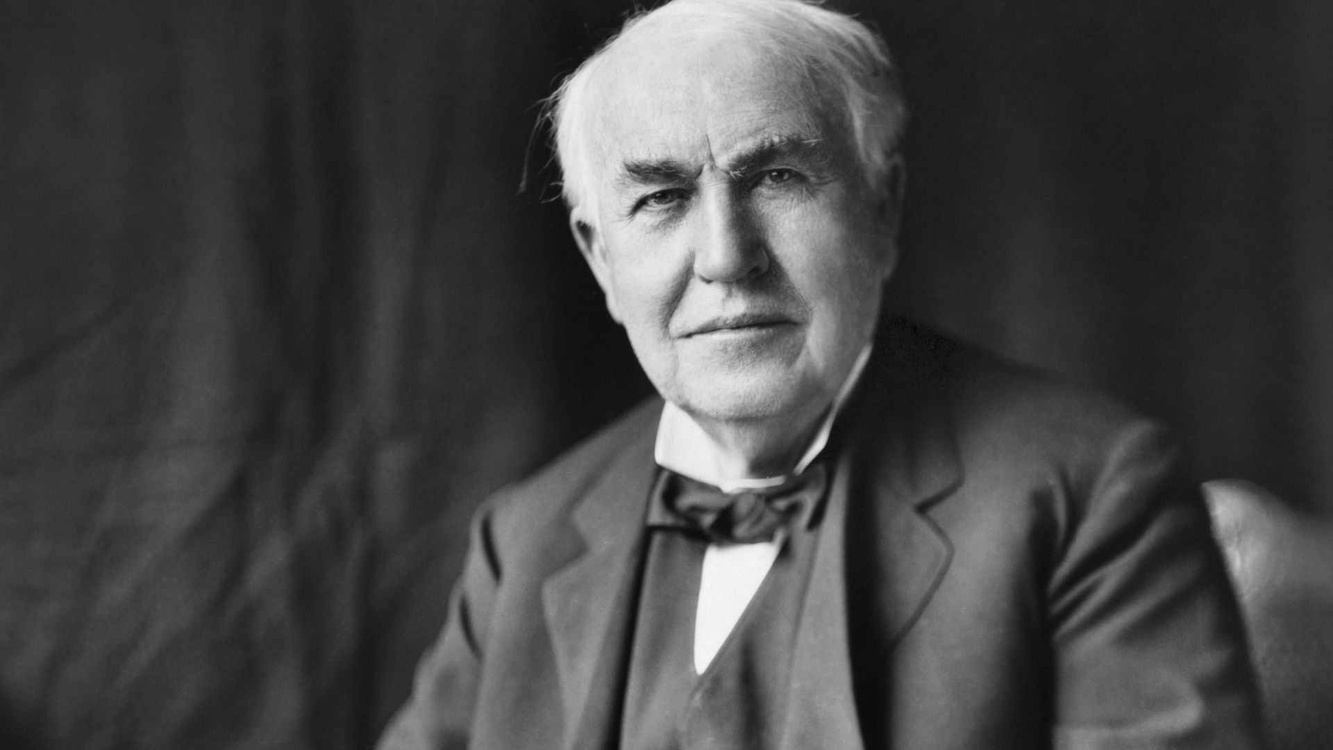File:Thomas Edison2.jpg