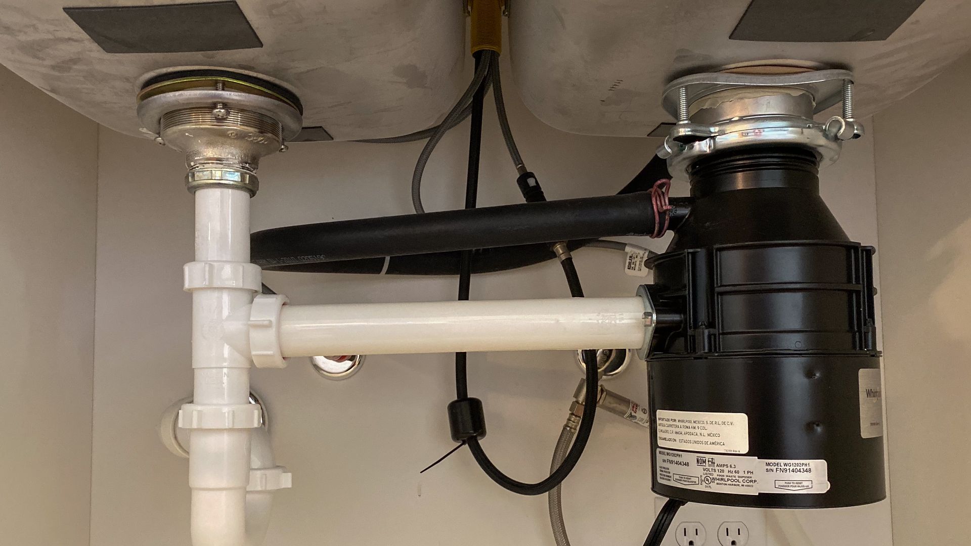 WA BY WHIRLPOOL MEXICOS DE RL DE CV
THE ROAD TO ROME AMCOL
ACCRA APOCACAL MEXICO
LASEON UNITED STATES OF AMERICA
1404348 NOM AMPS 6.3
VOLTS 120 Hz 60 1 PH
WHIRLPOOL CORP.
SEA
Yo
MODEL
WITHOUT FN914

whit