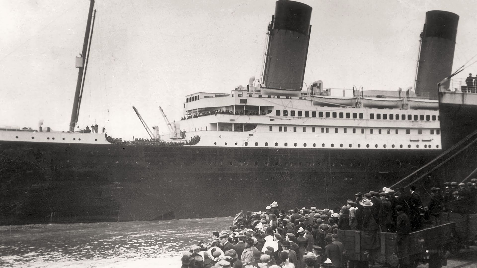 RMS Titanic departing from Southampton Pier 44
