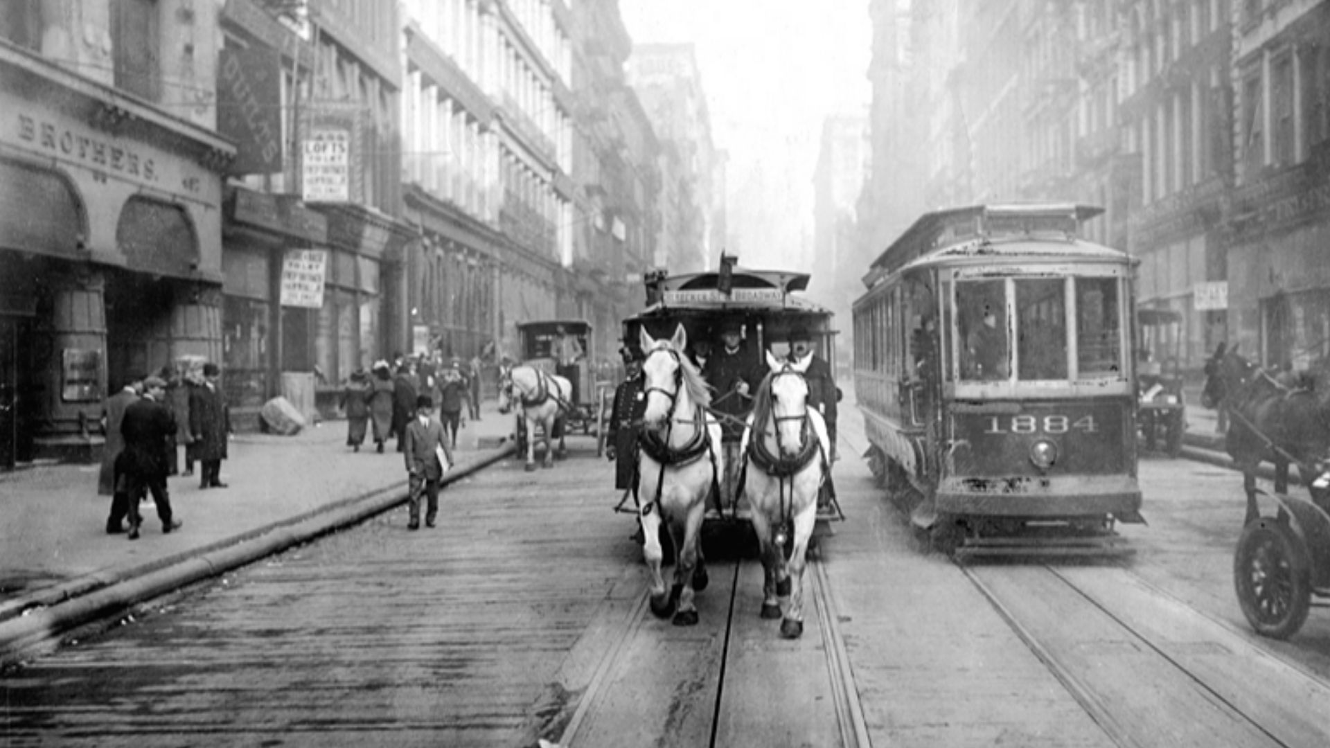 File:The last of the Horse Drawn Carriages.JPG