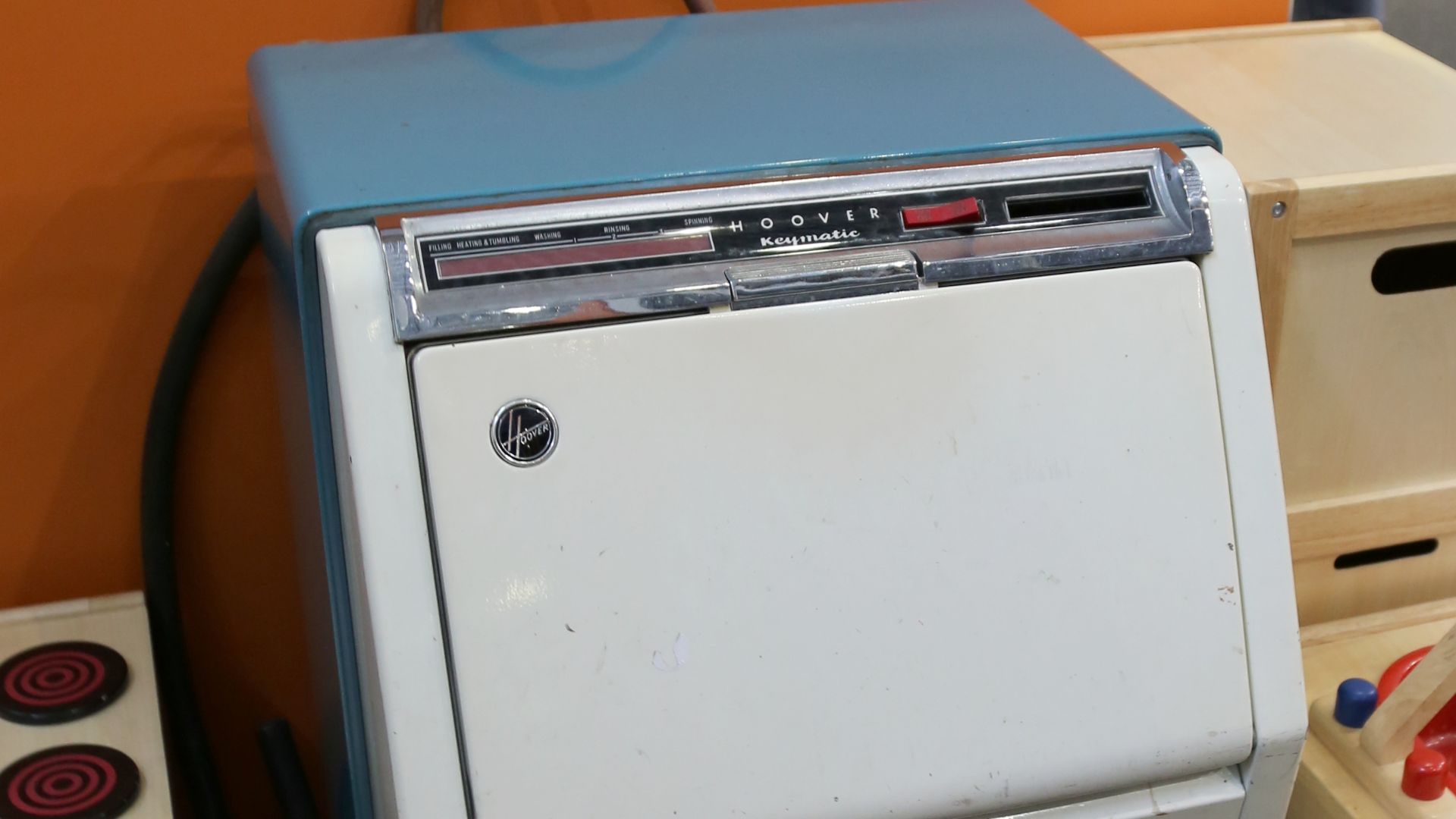 Photo of a hoover keymatic (a 1960s washing machine)
