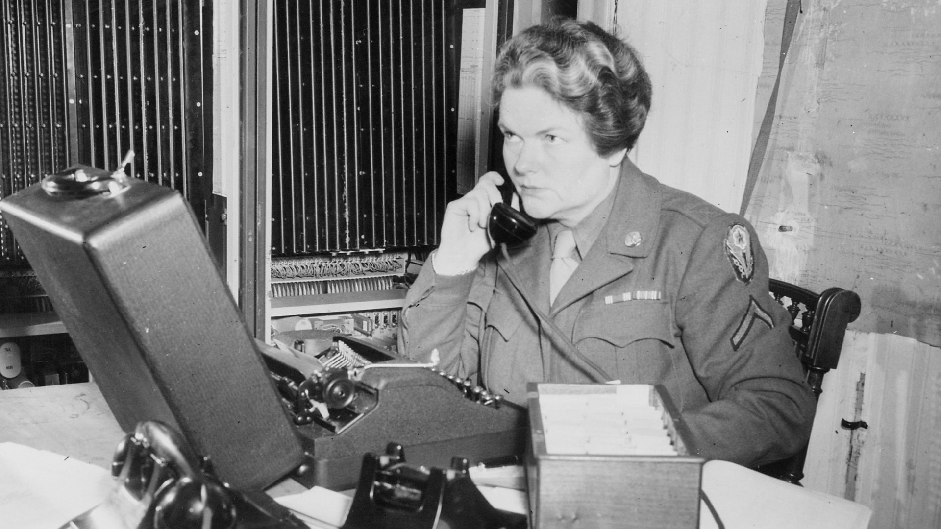 File:PFC Isabella Hardacre, Chicago, Illinois, a WAC telephone operator in U. S. headquarters at the Potsdam Conference in... - NARA - 199006.jpg