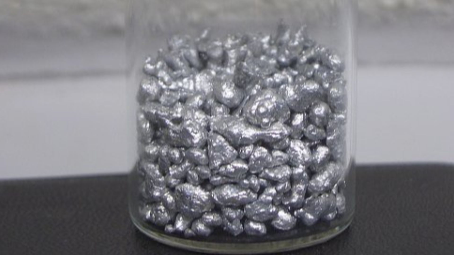 Pellets of very pure antimony