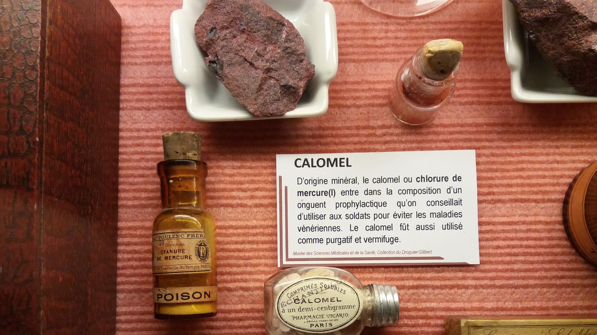 Comprimés solubles de calomel (ou chlorure de mercure) et cyanure de mercure.