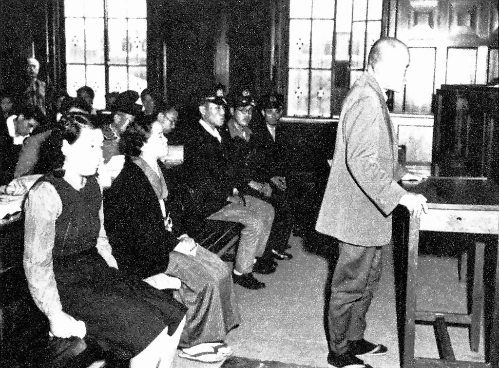 Kotobuki San'in at Court