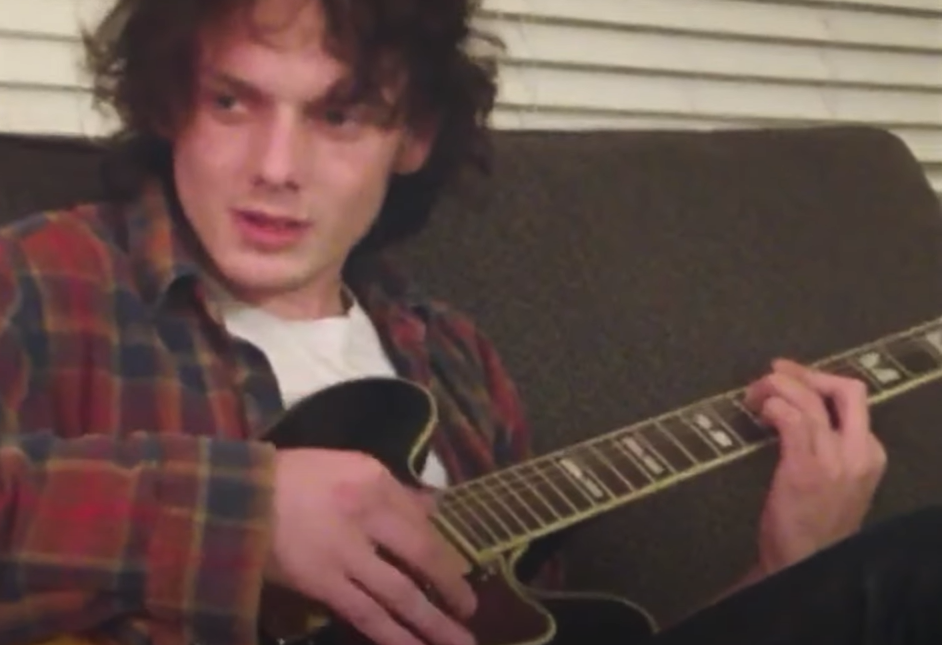 Screenshot  of Love, Antosha (2019)