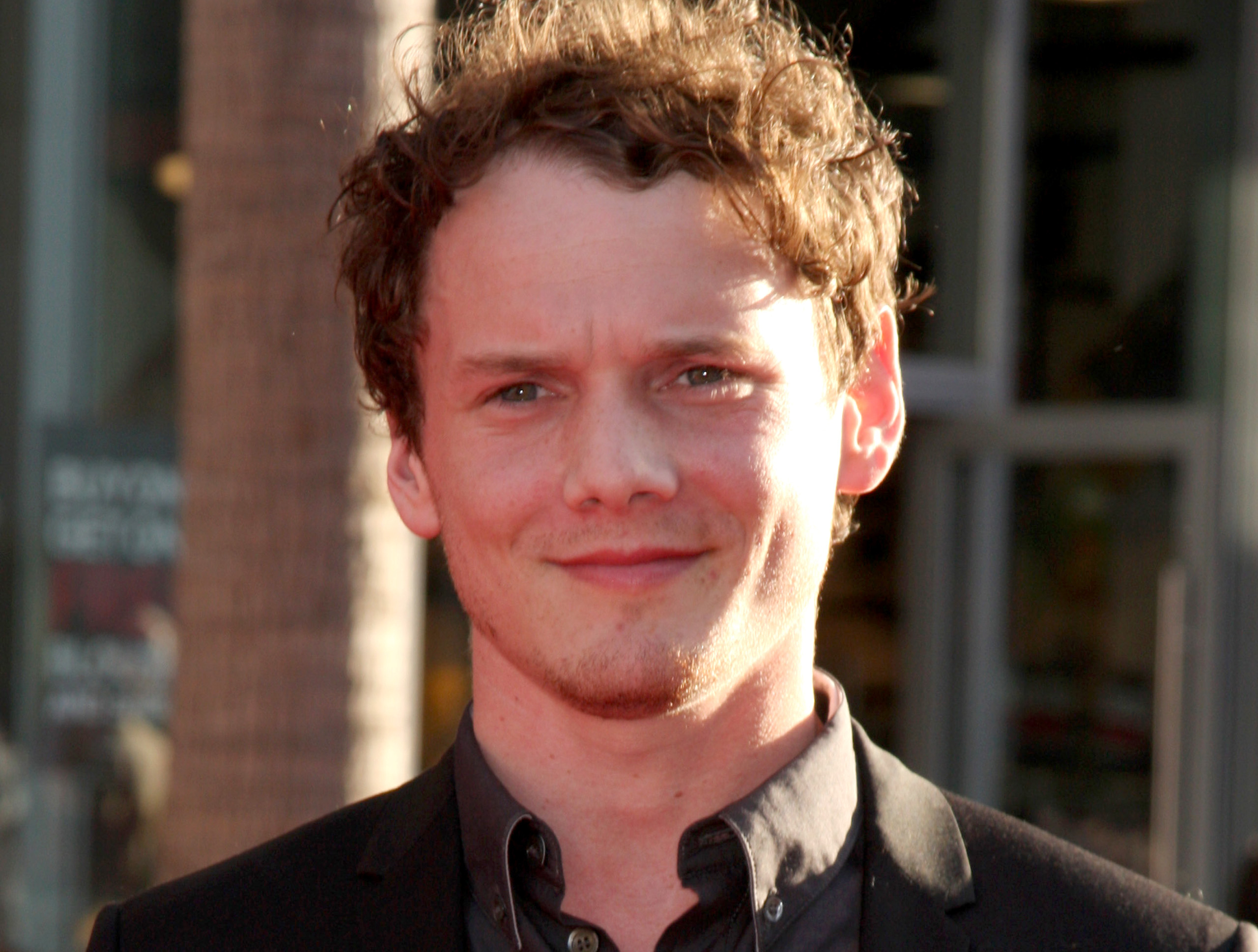 Anton Yelchin arriving at the 