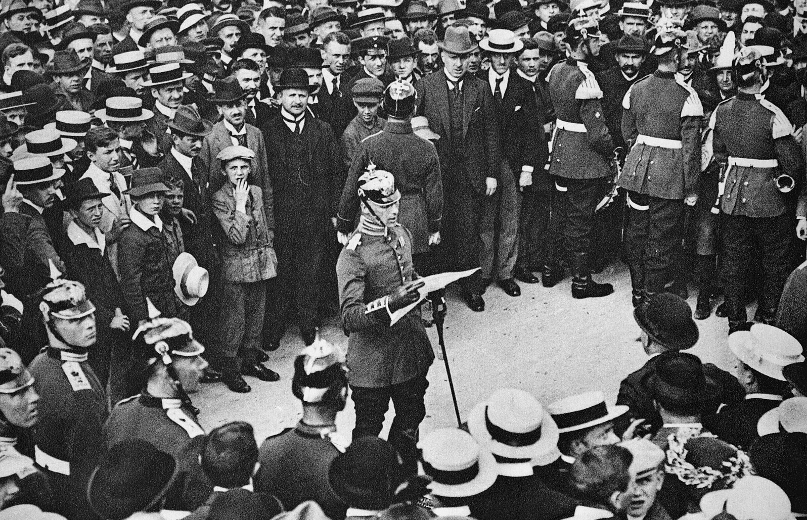 Mobilization Order Is Read Out In Berlin, 1 August 1914