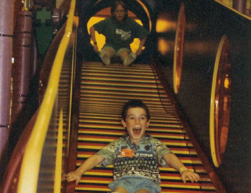 Discovery Zone (DZ) ,  American chain of entertainment facilities