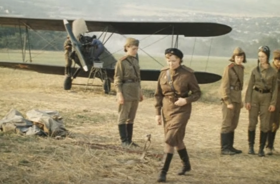 Screenshot of In the sky 'Night witches' (1981)