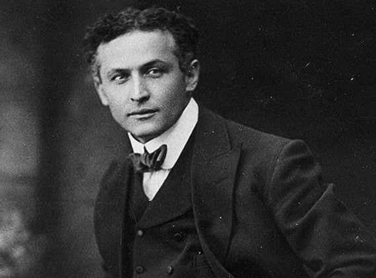 Harry Houdini wearing a suit