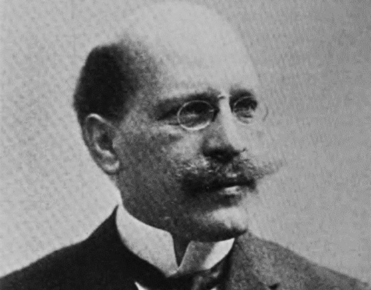 A German-American psychologist Hugo Münsterberg