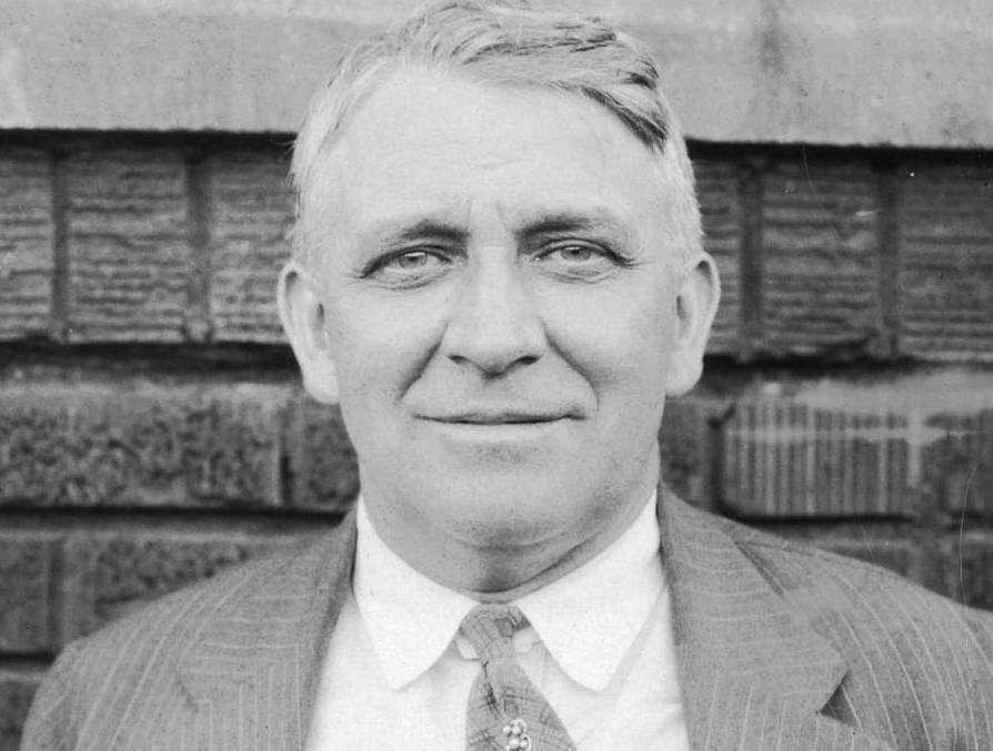 Fred Duesenberg, 1925 in suit