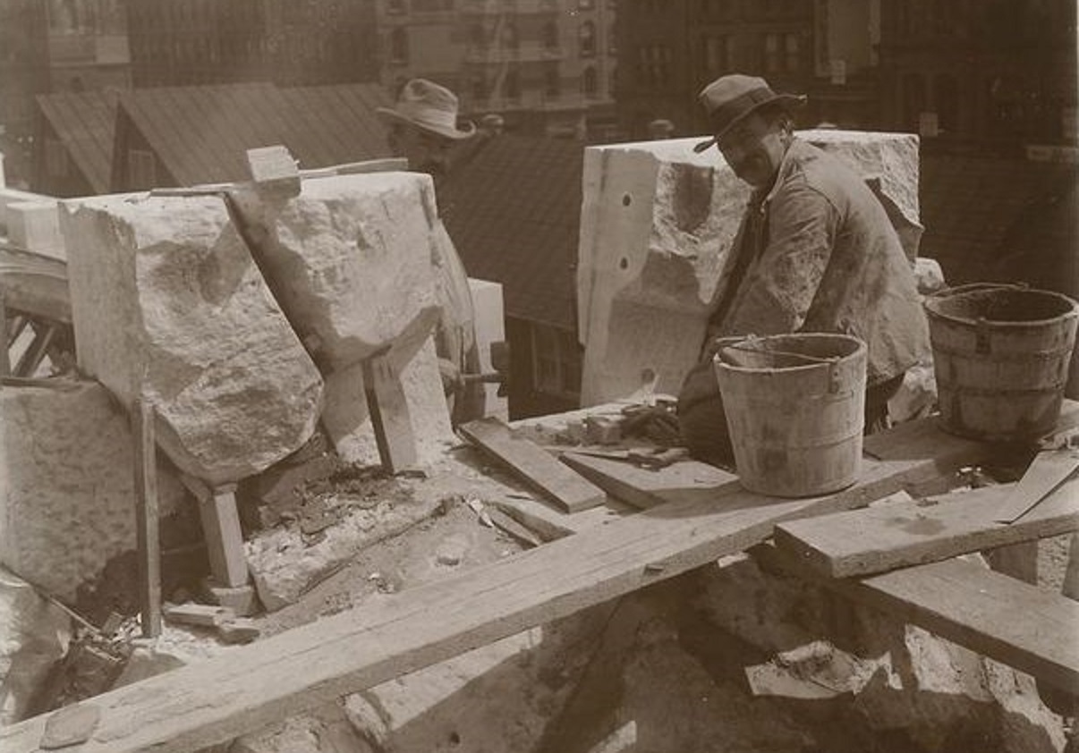 Exterior marble work of two workers - 1905