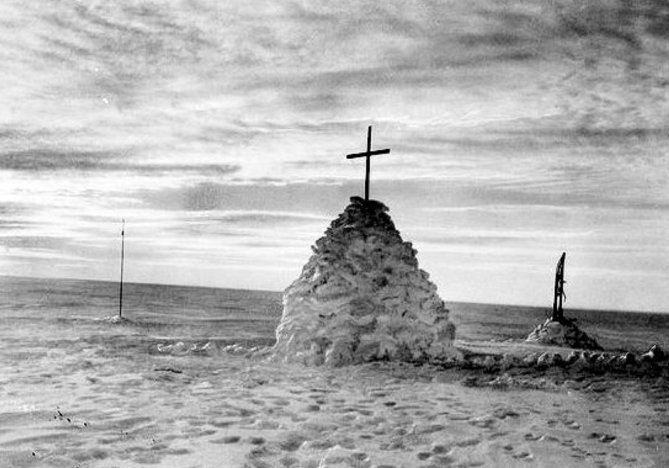 The grave of Robert Falcon Scott, Henry Robertson Bowers and Edward Adrian Wilson - 1913