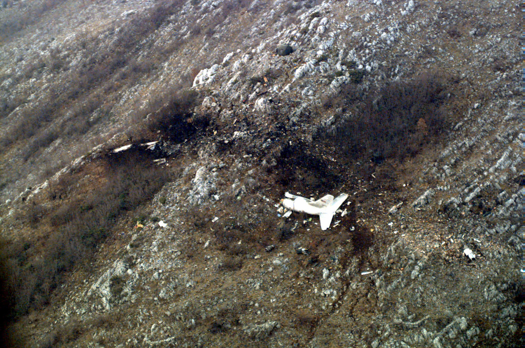 plane crash in the mountains