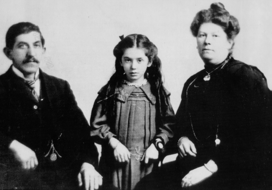 Benjamin, Eva And Esther Hart