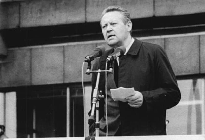 Günter Schabowski speaking