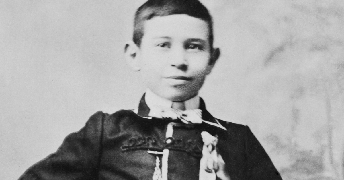 A portrait of Francis Lentini who was born with a third leg.