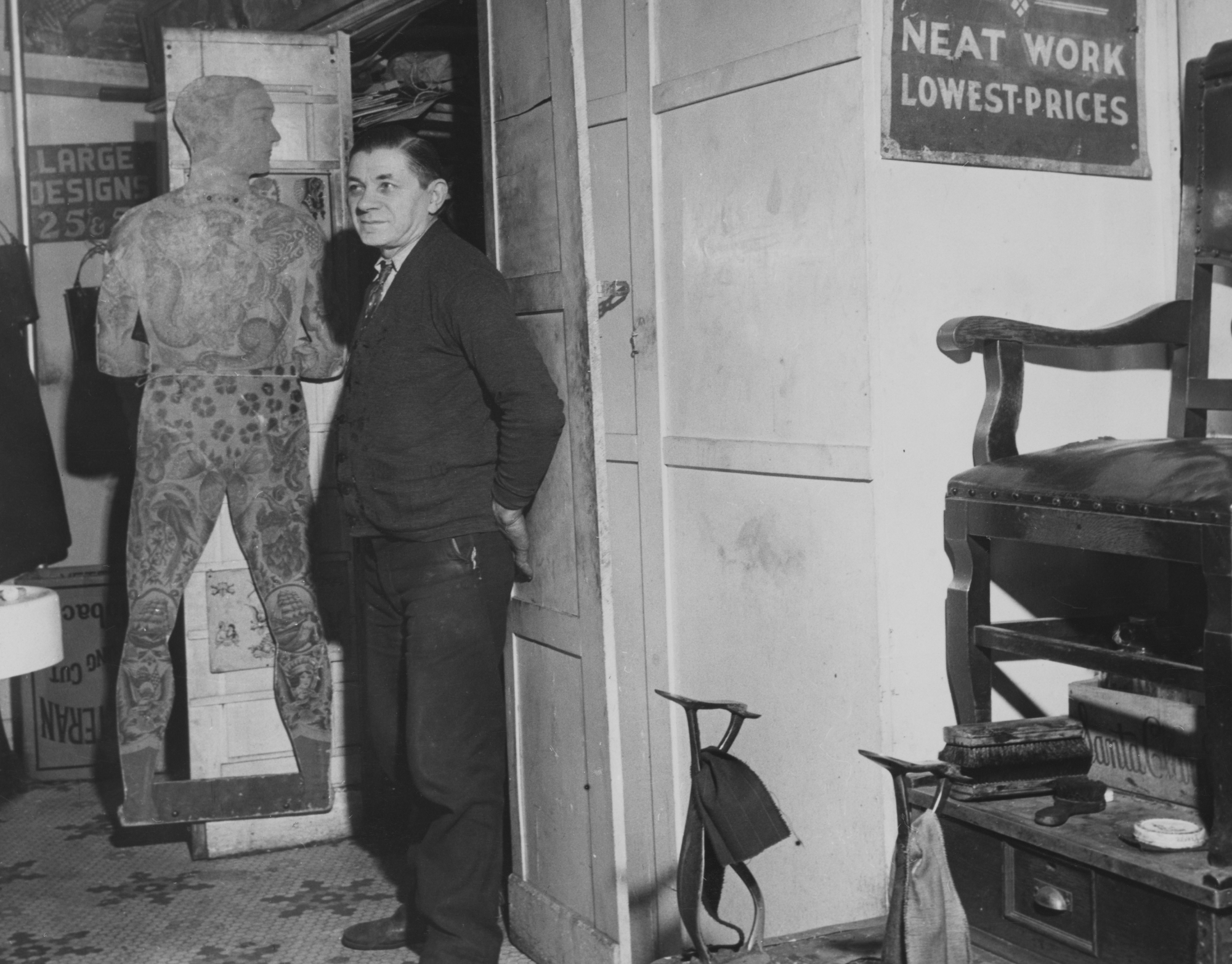 tattoo artist Charlie Wagner