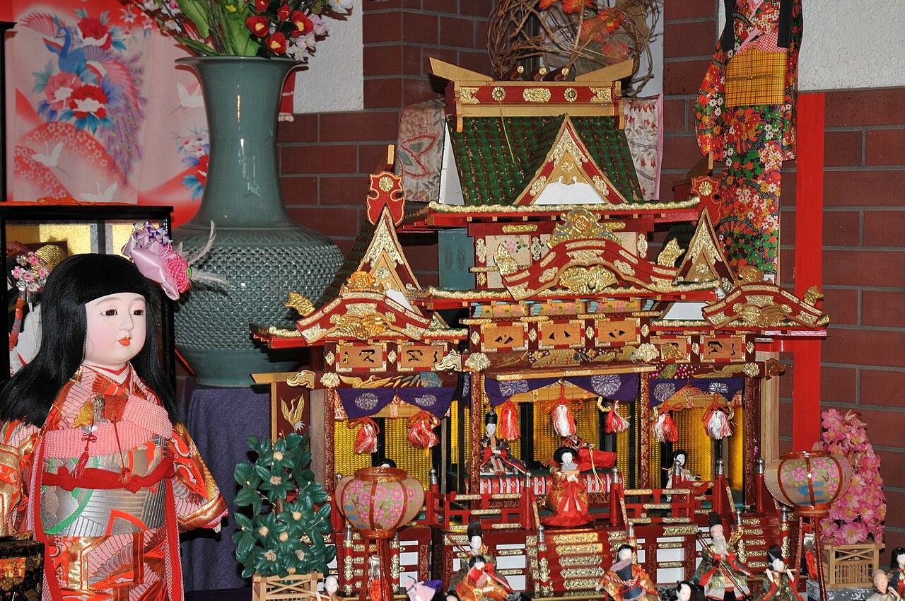 japan doll shrine