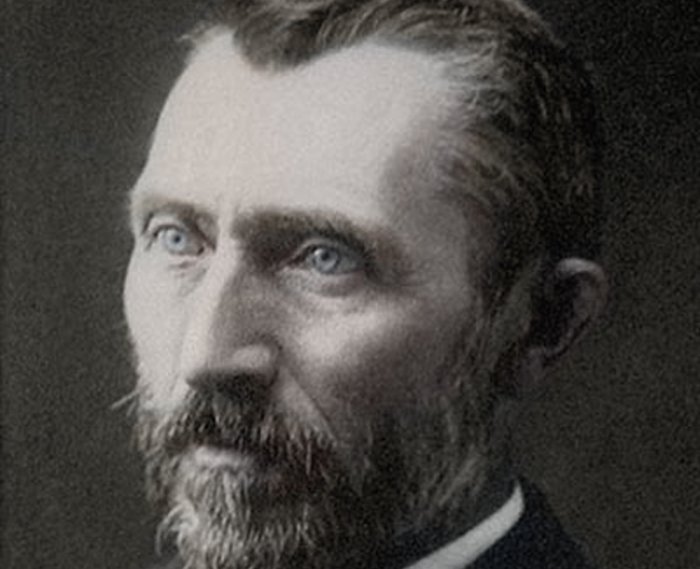 Grayscale Portrait Photo of Vincent Van-Gogh in black outfit