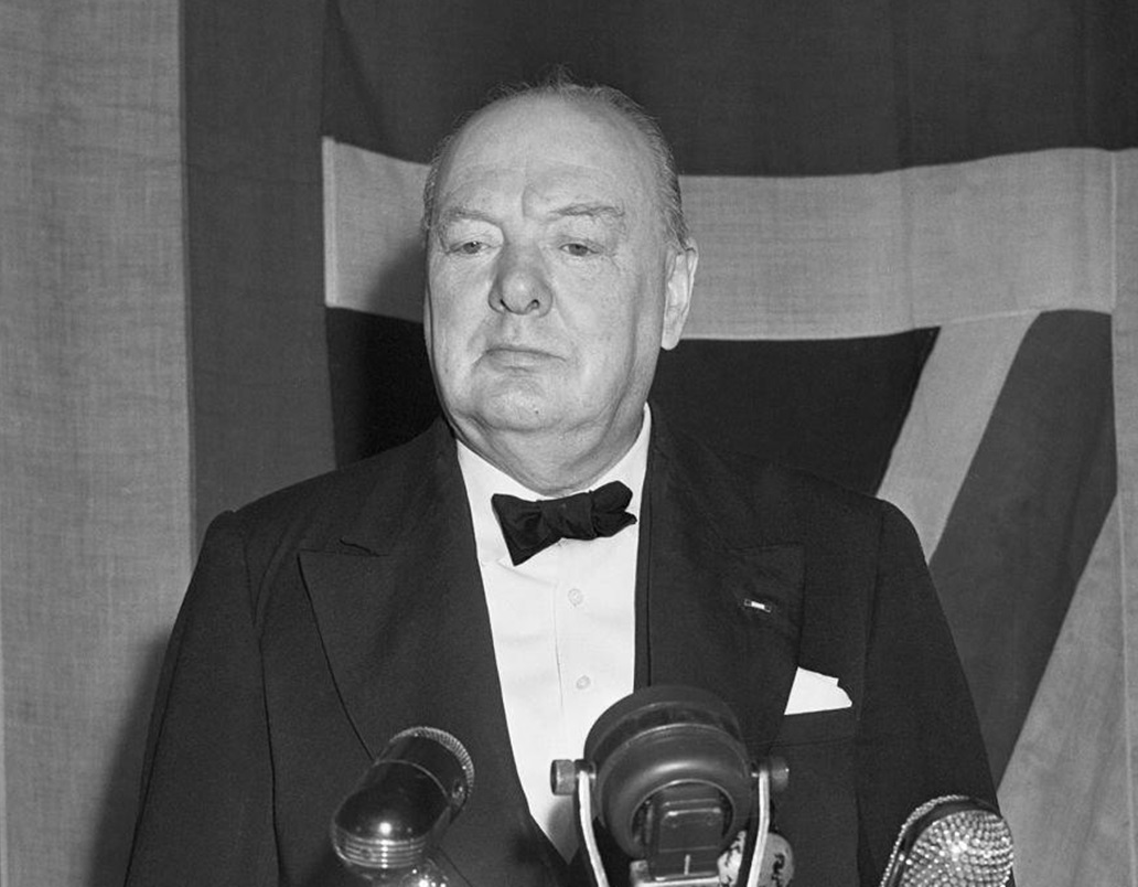 Winston Churchill Speaking At Banquet - 1946