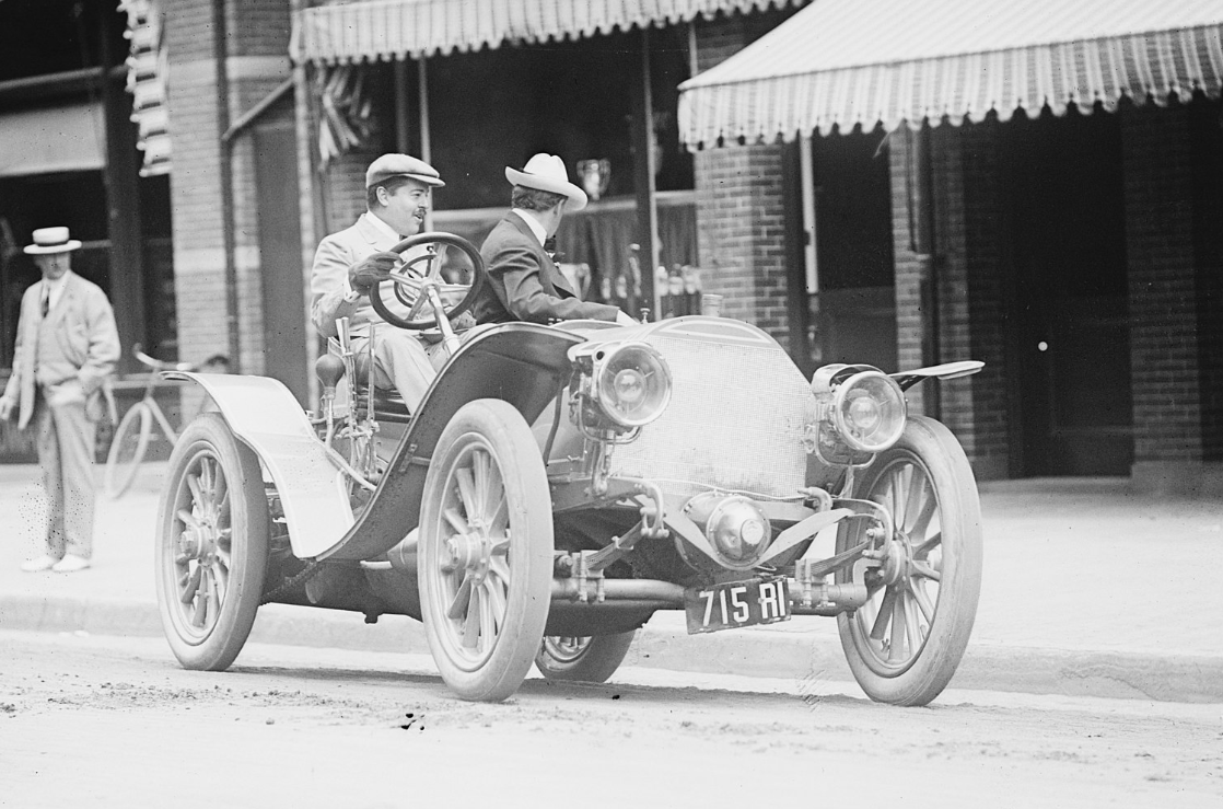 Reginald Claypoole Vanderbilt in a car