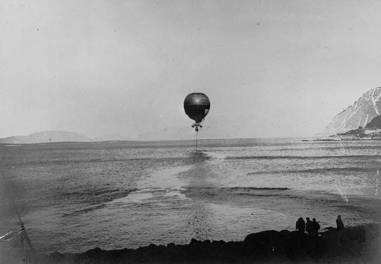 Air balloon over water - between 1900 - 1950