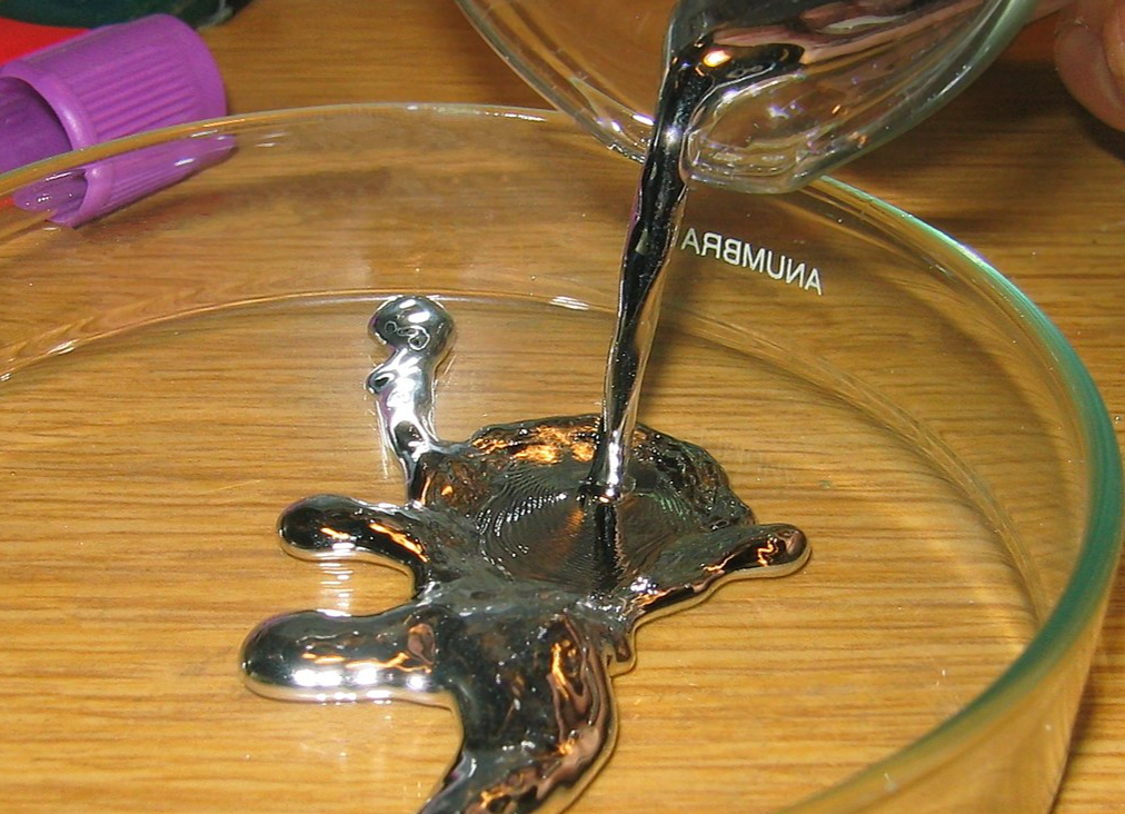 Pouring liquid mercury