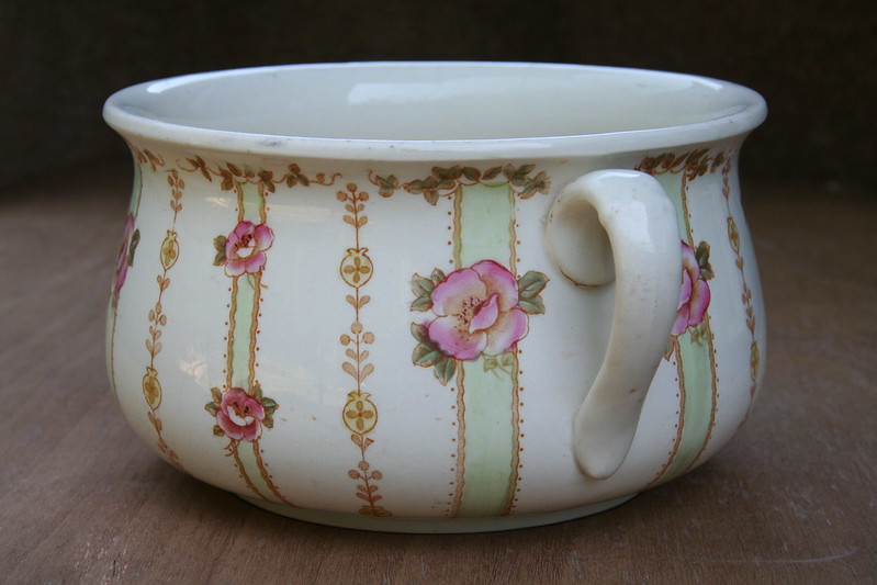 Chamber pot