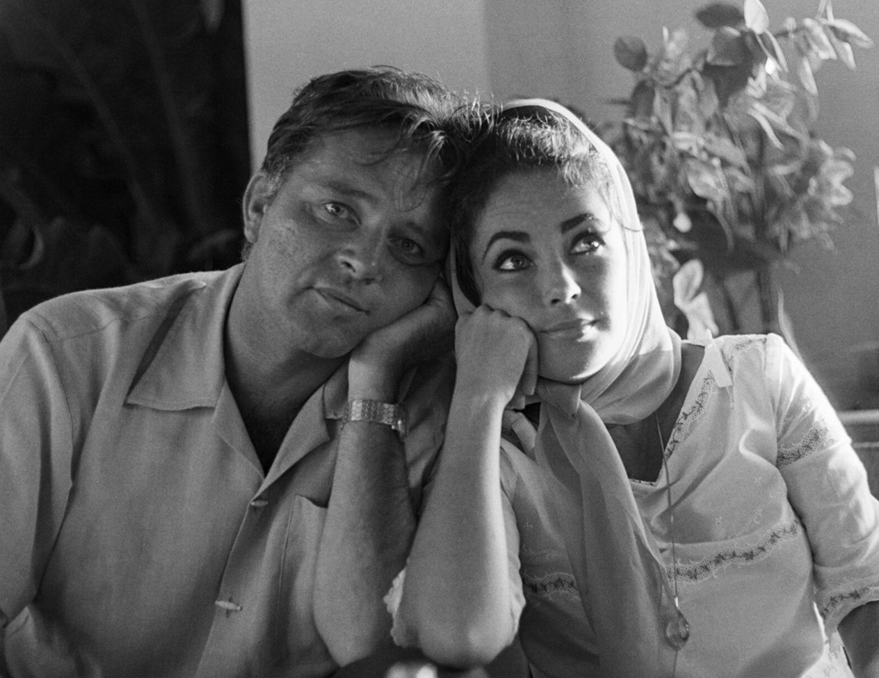 Richard Burton and actress Elizabeth Taylor - 1963