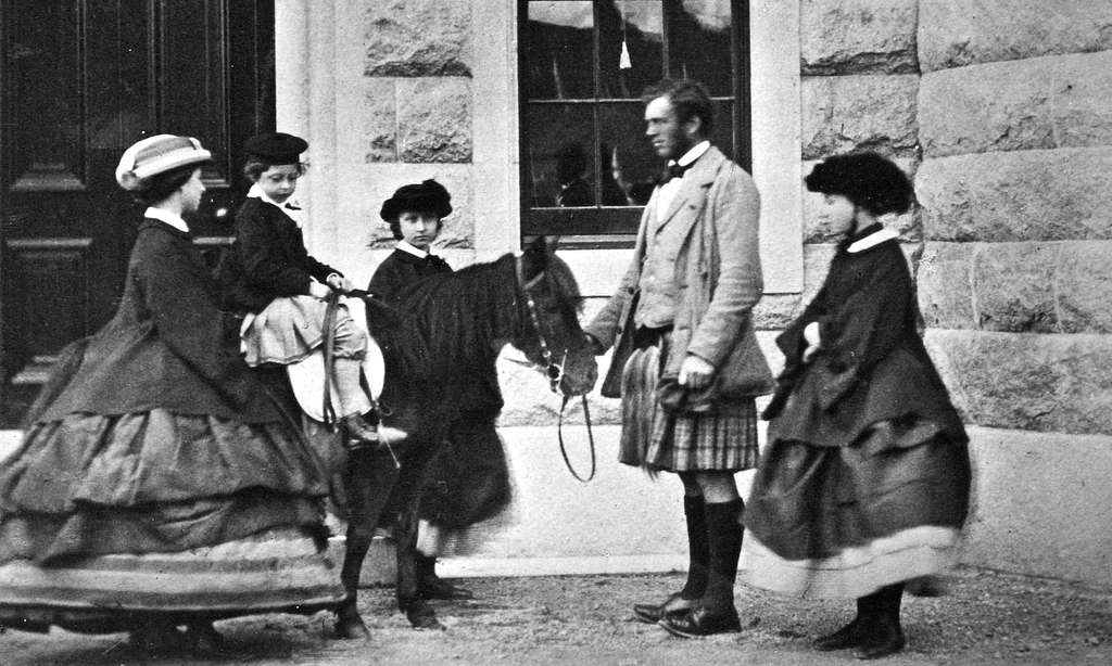 Alice, Leopold, Louise John Brown and Helena