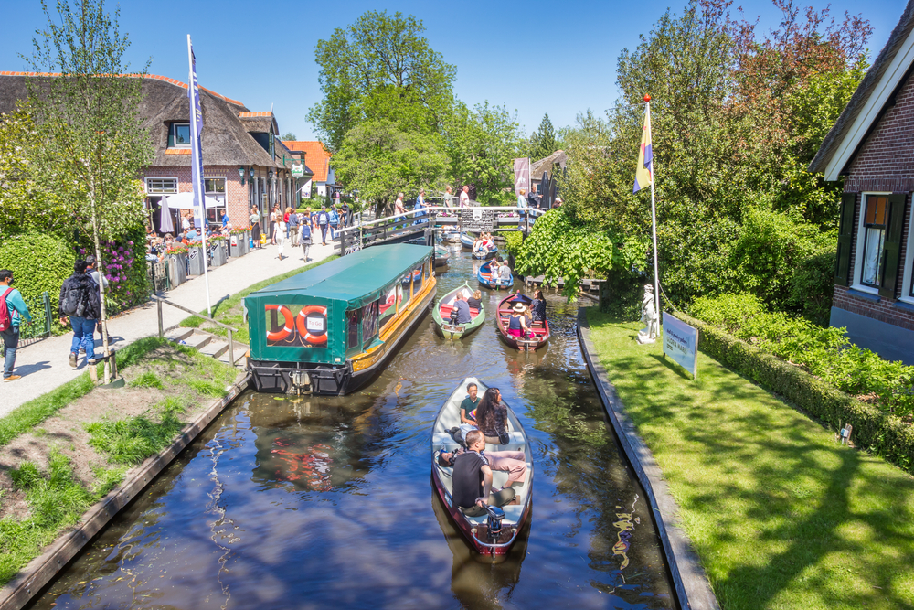 traffic in the historic canal of Giethoorn