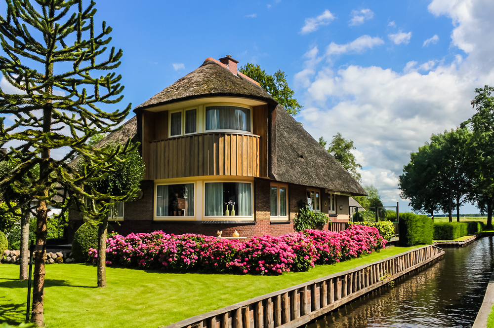 The house and garden of Giethoorn, The Netherlands.