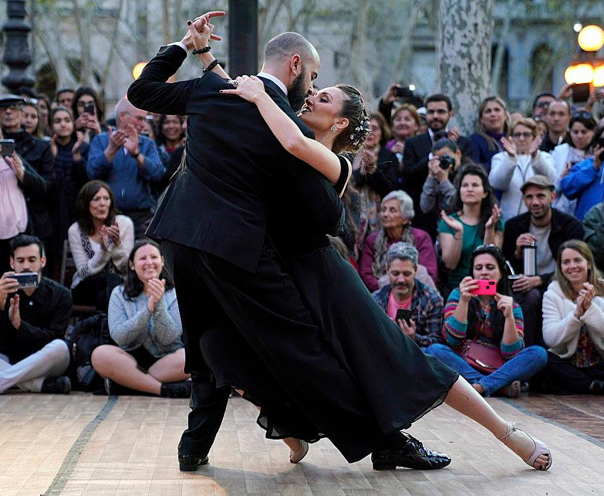 Tango Dancers 