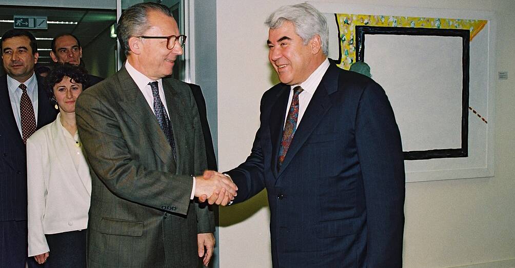 A paparazzi photo of Saparmurat Niyazov on a conference