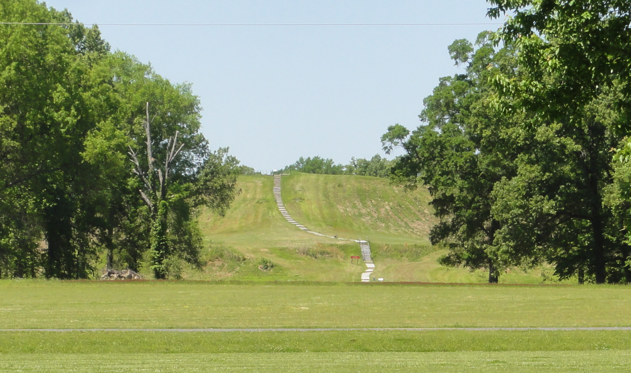 File:Mound & Mound at Poverty Point.jpg