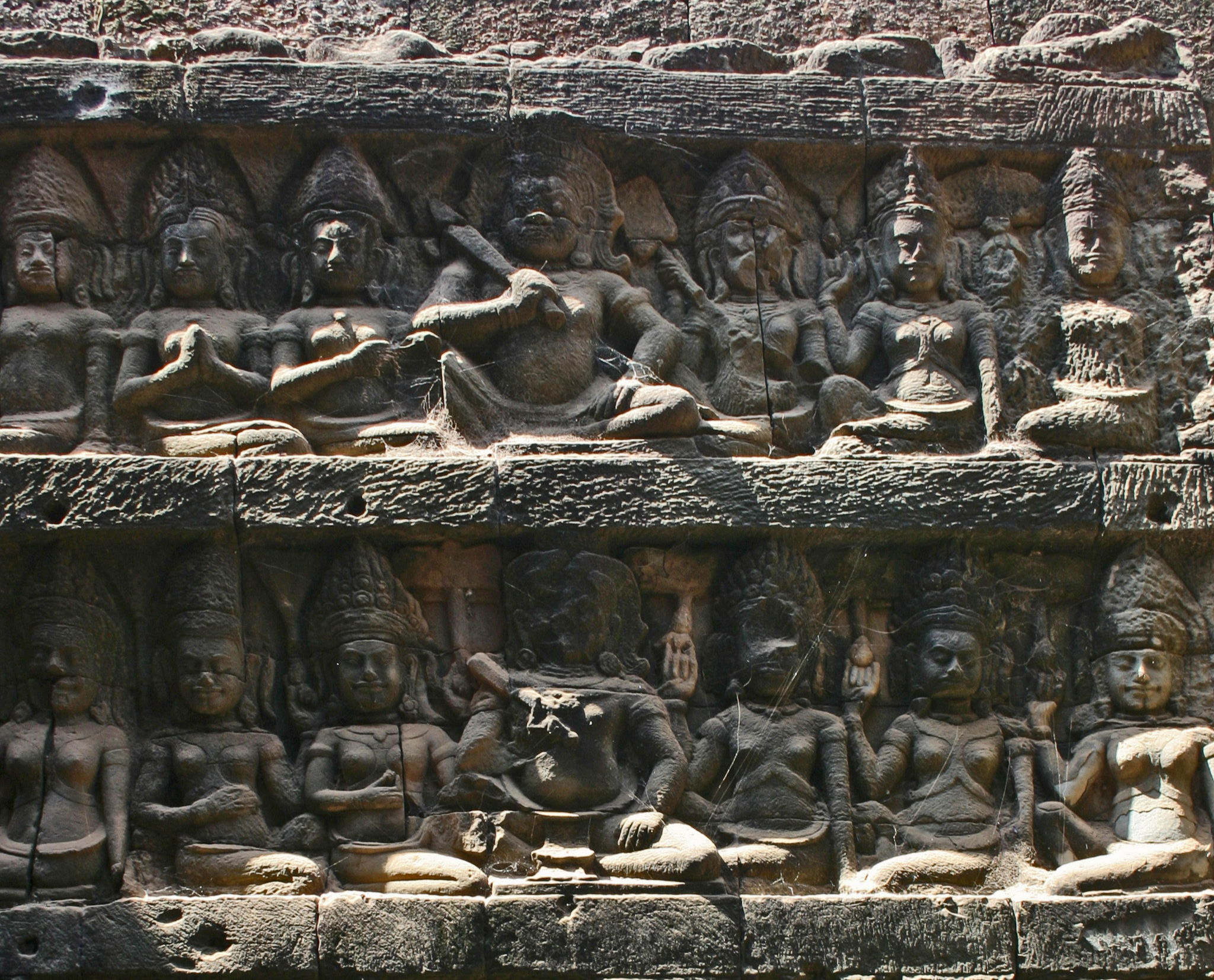 File:Angkor Thom-Terrasse des Leprakoenigs-16-2007-gje.jpg