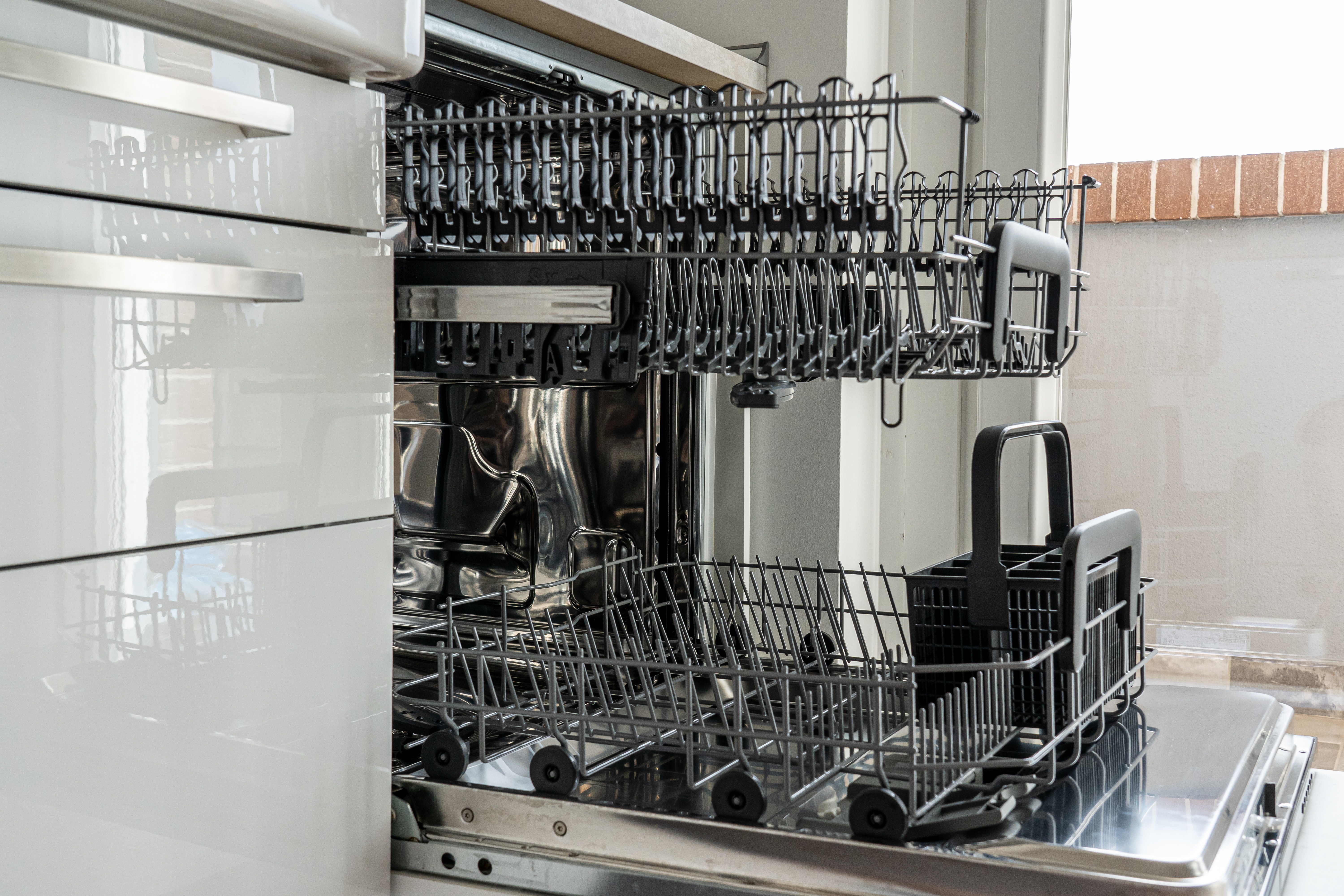 empty dishwasher appliance