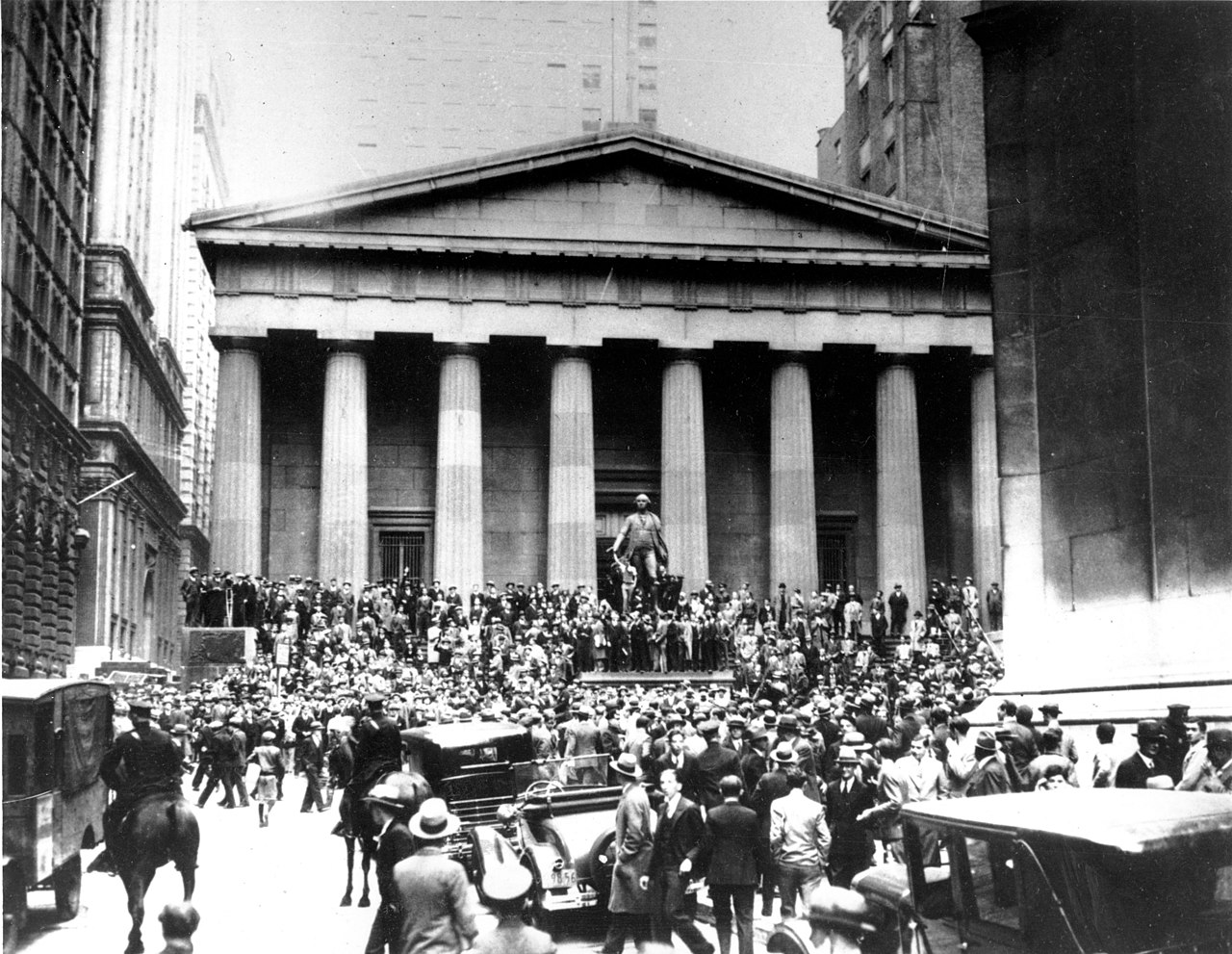 Crowds gathering outside New York Stock Exchange