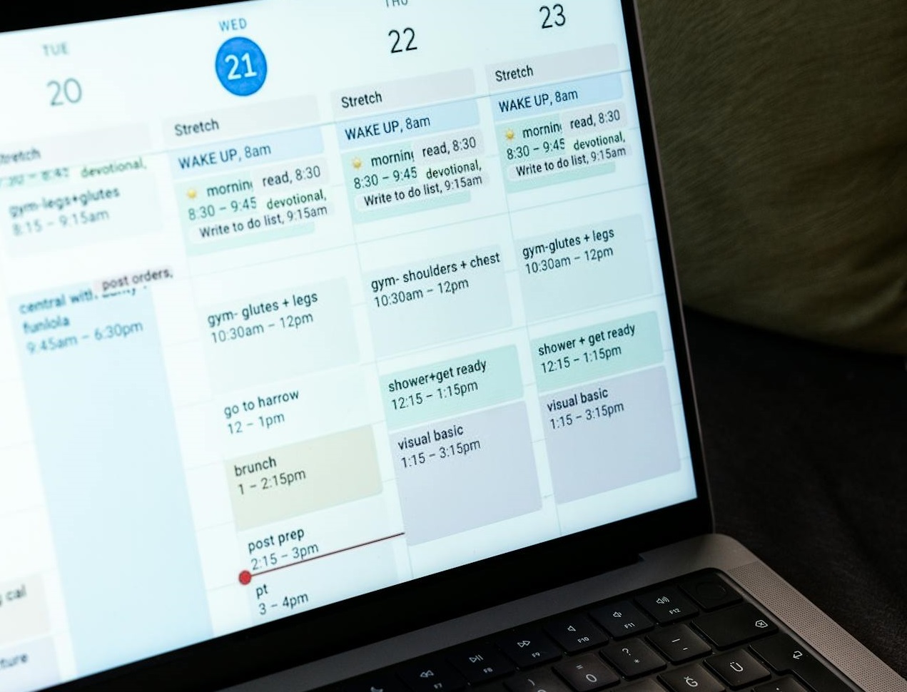 Making a Schedule on the Laptop