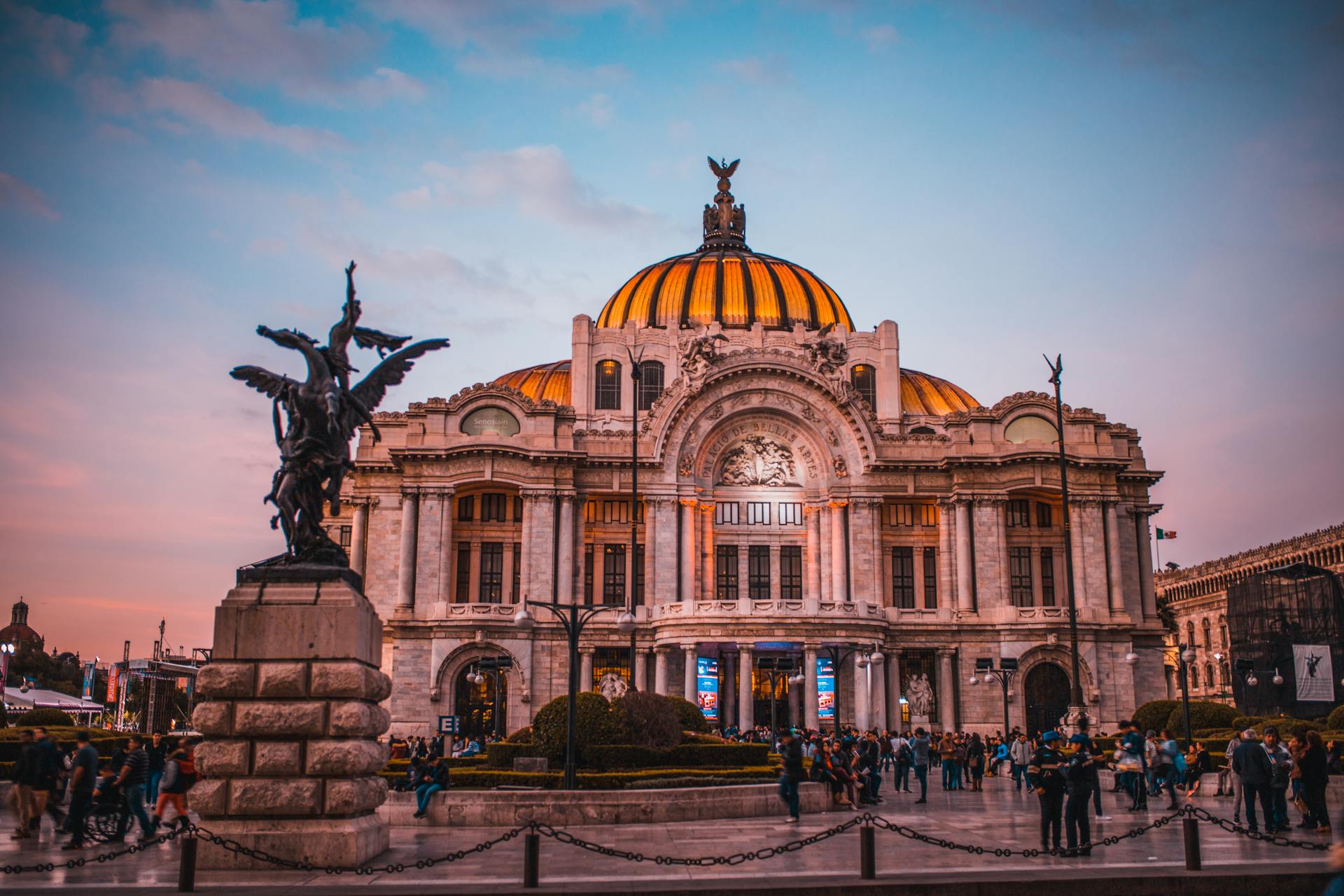 Sunset at Palace of Fine Arts located in Mexico City