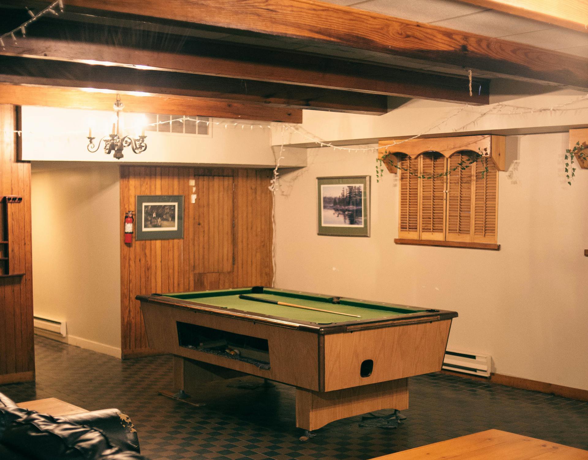 Pin-Ball Table in room