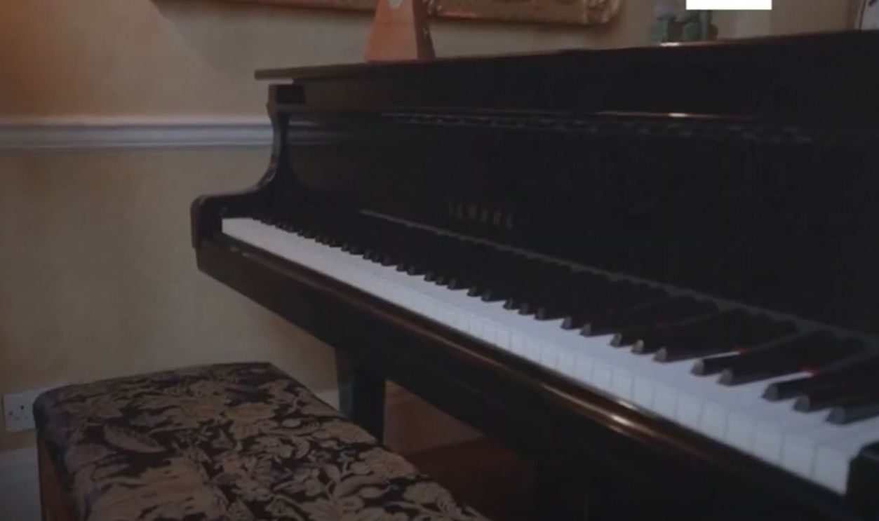 Yamaha Baby Grand Piano 