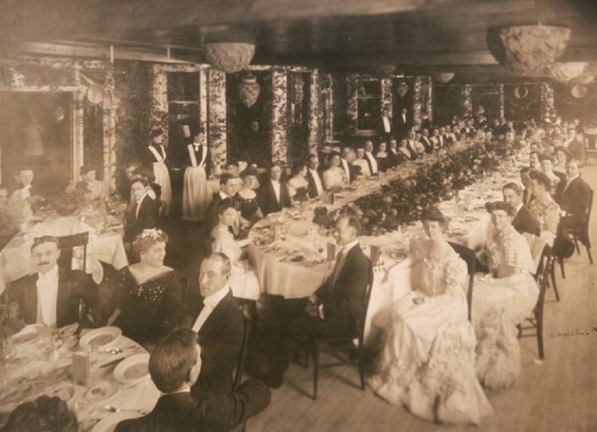 Hunt ball dinner - 1905