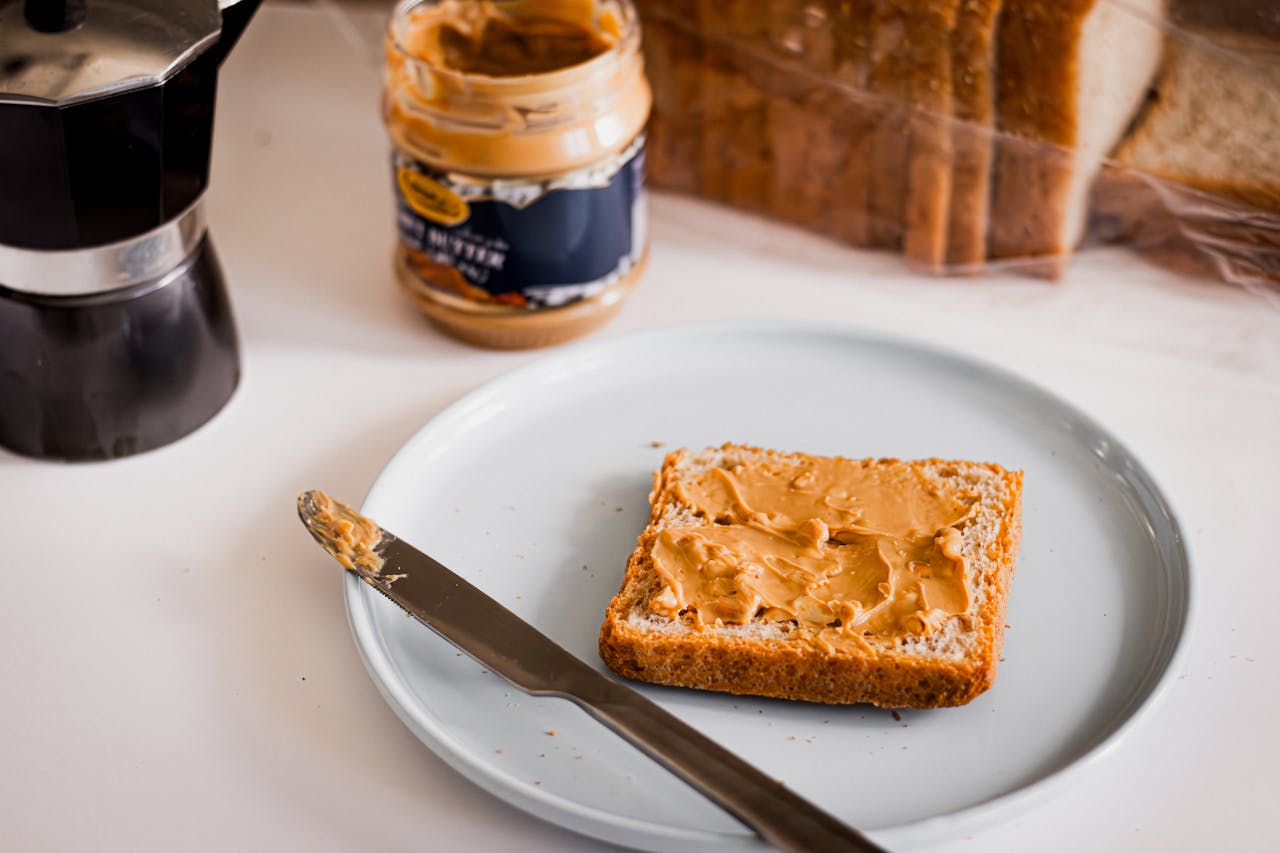 Bread with peanut butter.